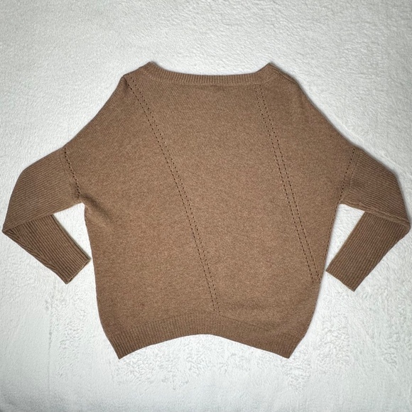 Lord & Taylor 100% Cashmere Sweater Relaxed Fit Caramel/Camel Tan Women's XS/S - Picture 6 of 13